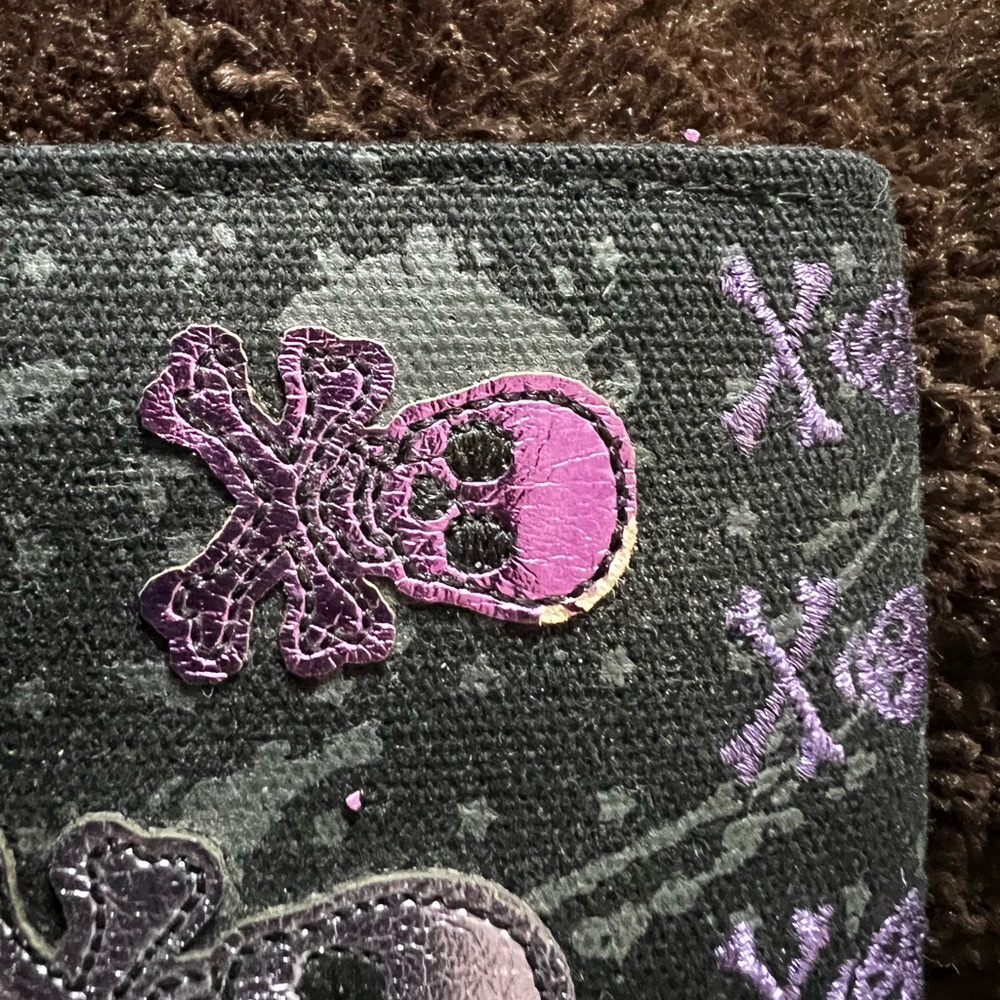 Loungefly Metallic Skull Wallet - Metallic Purple - Picture 3 of 9